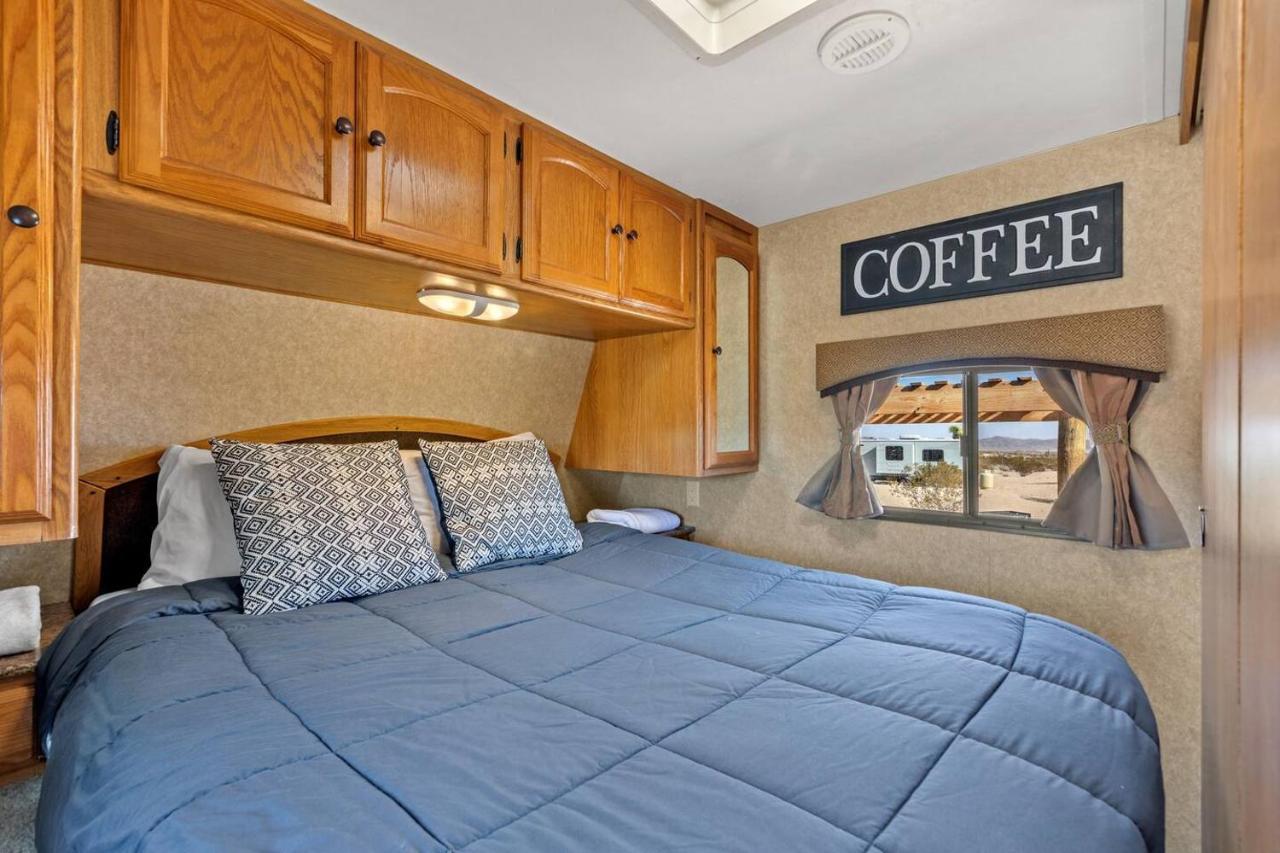 Jt Village Campground - Bunkhouse Джошуа-Три Экстерьер фото