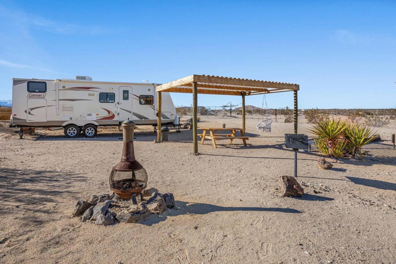 Jt Village Campground - Bunkhouse Джошуа-Три Экстерьер фото